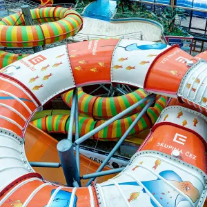 🎶 HIT, KTERÝ SE VYPLATÍ 💦 - vyhraj celodenní rodinnou vstupenku do Aquapalace Praha!