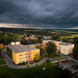 Nemocnice v Bílovci má od ledna patřit pod Opavu, lidem se to nelíbí