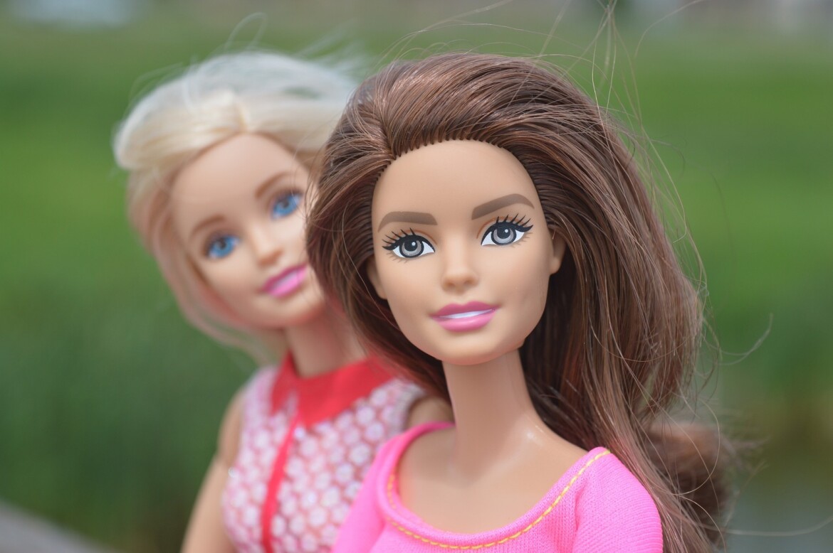 Nebezpečná zábava? Úřady varují před populární Barbie aplikací!