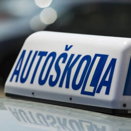 Řidičák za 40,000? Autoškoly se odvolávají na rostoucí náklady!