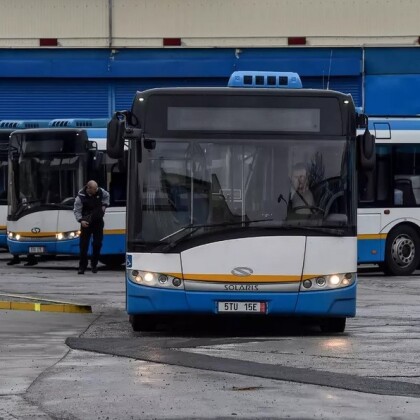 S 1,5 promile v krvi ukradl autobus! Daleko ale nedojel!