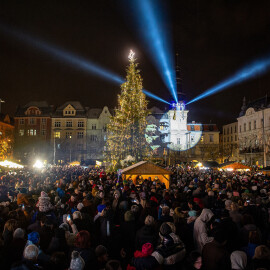 UŽ ZÁŘÍ! OSTRAVA má bez přehánění NEJKRÁSNĚJŠÍ vánoční trhy v republice!