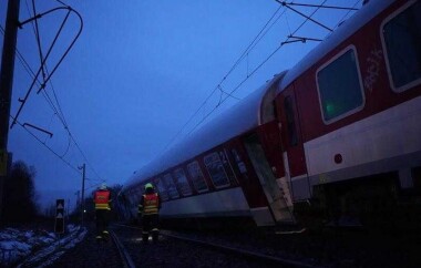 Tragédie na Karvinsku! Střet vlaku s náklaďákem si vyžádal jeden život!