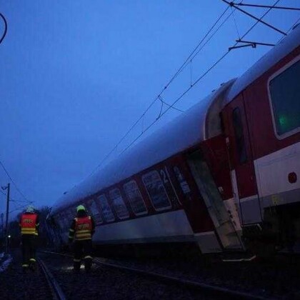 Tragédie na Karvinsku! Střet vlaku s náklaďákem si vyžádal jeden život!