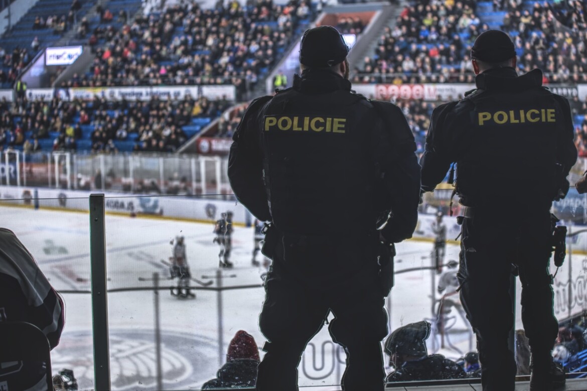 Nenaletěli jste taky? Policie vypátrala muže, který měl padělat vstupenky na mistrovství!