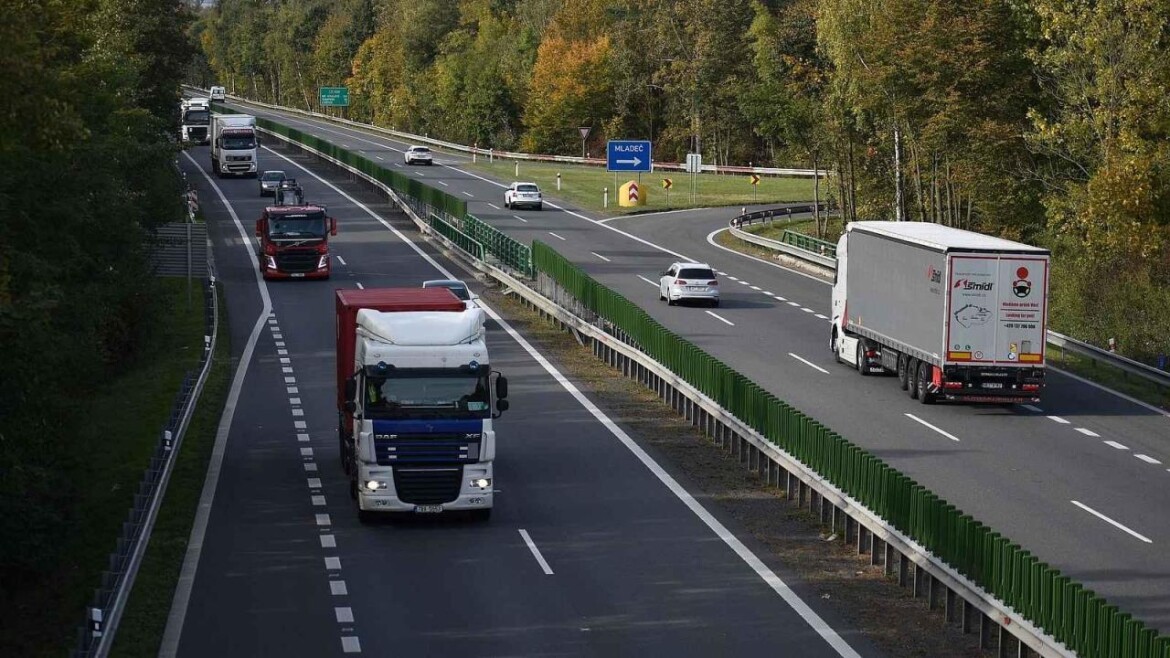 Omezení na Olomoucku! D35 čekají opravy nájezdů!