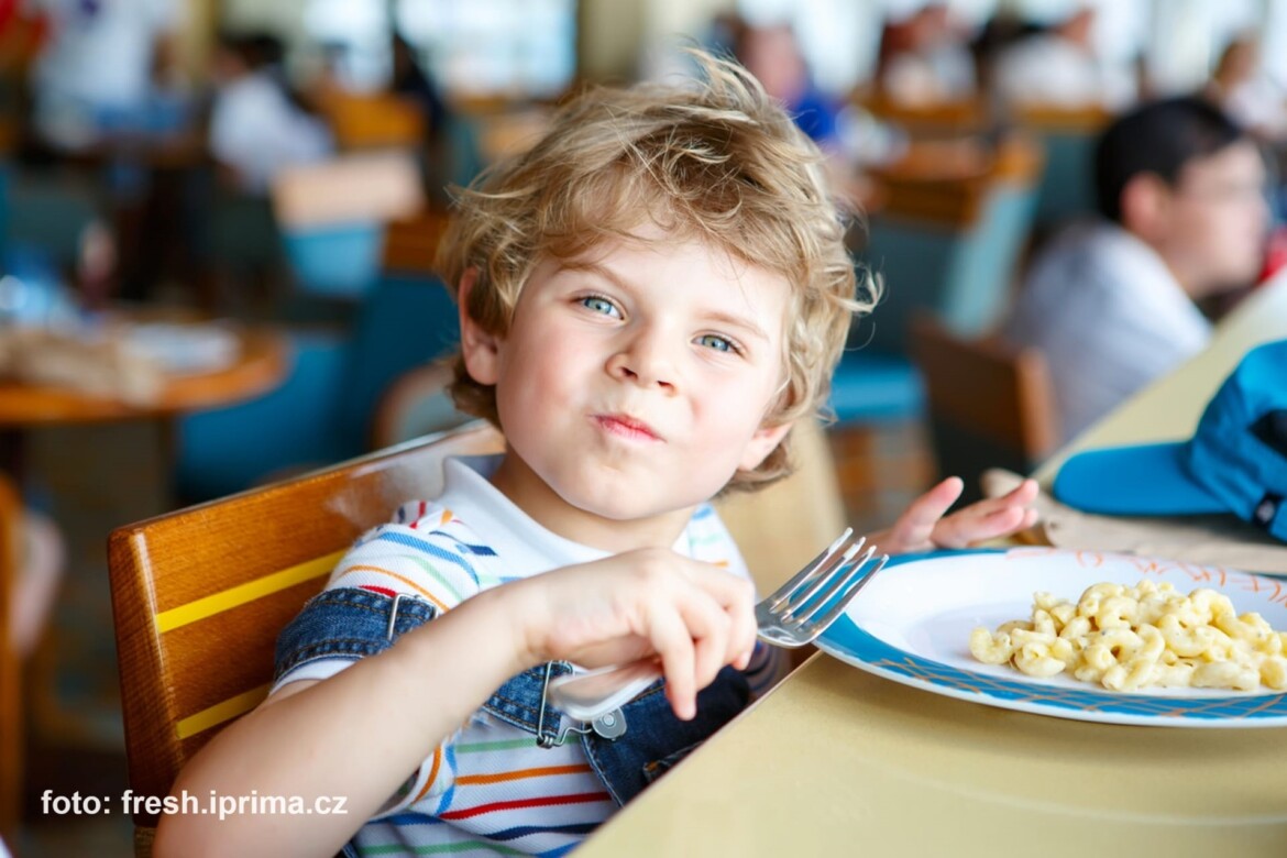 Ve školních jídelnách často dětem nechutná! Vyhodí se až třetina jídla!