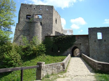 Oblíbený hrad Hukvaldy prochází opravami! Připravuje se na příští sezonu!