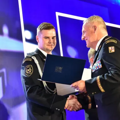 Hasič roku je z Větřkovic u Opavy. Zachránil chlapce, který vypadl z okna