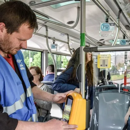 Při týdenní akci vyloučili asistenti přepravy z MHD v Ostravě 1700 cestujících