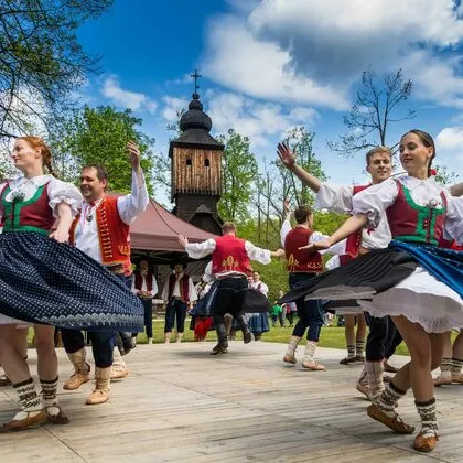 Rožnovské Valašské muzeum v přírodě slaví sto let. Láká novou generaci