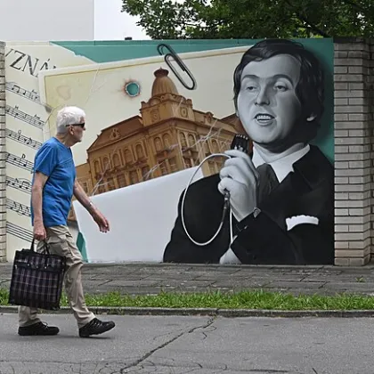 Plochu nedaleko centra Přerova ozdobí graffiti čtyř známých osobností města