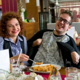 Projekt Homesharing uleví rodičům dětí s autismem, hledají se hostitelé