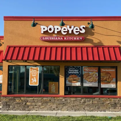 Kuřecí šílenství míří do Ostravy! Legendární Popeyes otevře v Karolině – víme kdy!