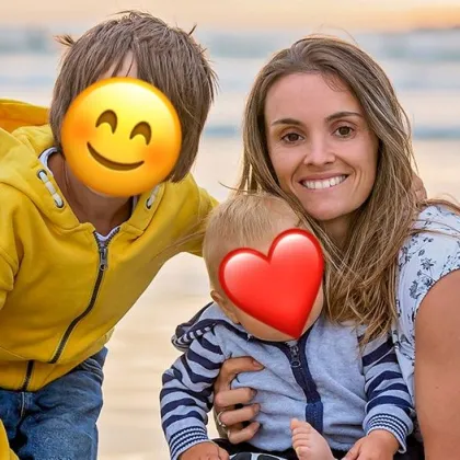 Smajlík přes obličej dítěte? Nepomůže to. Na sítě ho radši nedávejte vůbec