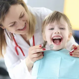 Zubař přijel až do školy: Dentobus odhalil, že zdravé zuby má jen pár dětí!