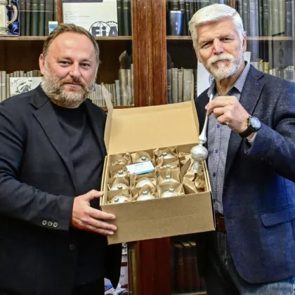 Mrkněte na tu krásu: Prezidentův stromek ozdobí křehká krása z Valašska