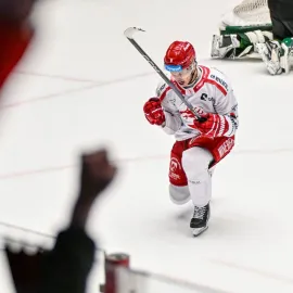 Třinec prodává sedačky z legendární arény. Vánoční hit? Prý by potěšil i voucher na večeři s hokejistou