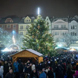 Ostravské Vánoce touží rozsvítit Ostravu. Vánoční strom už svítí i v Domově Magnolie