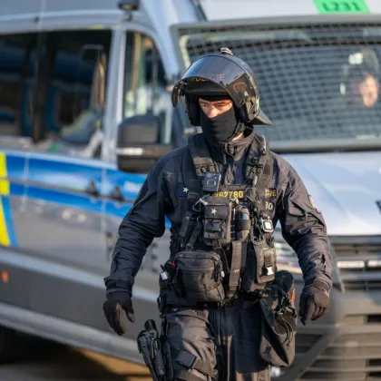 Kojetín na Olomoucku: Se zbraní přišel pro lup, odešel se slzami v očích