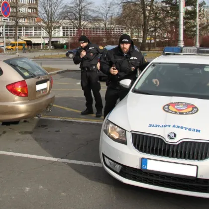 Otrava šesti dětí v Havířově: Skončily na JIP. Spolužák jim hodil prášky do pití, tvrdí rodiče